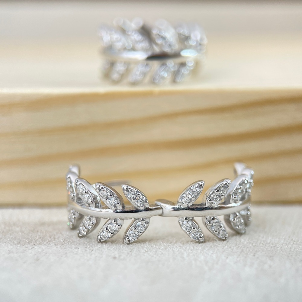 Olive Branch Moissanite Huggie Hoop Earrings S925 14K Plated - Picture 3 of 4